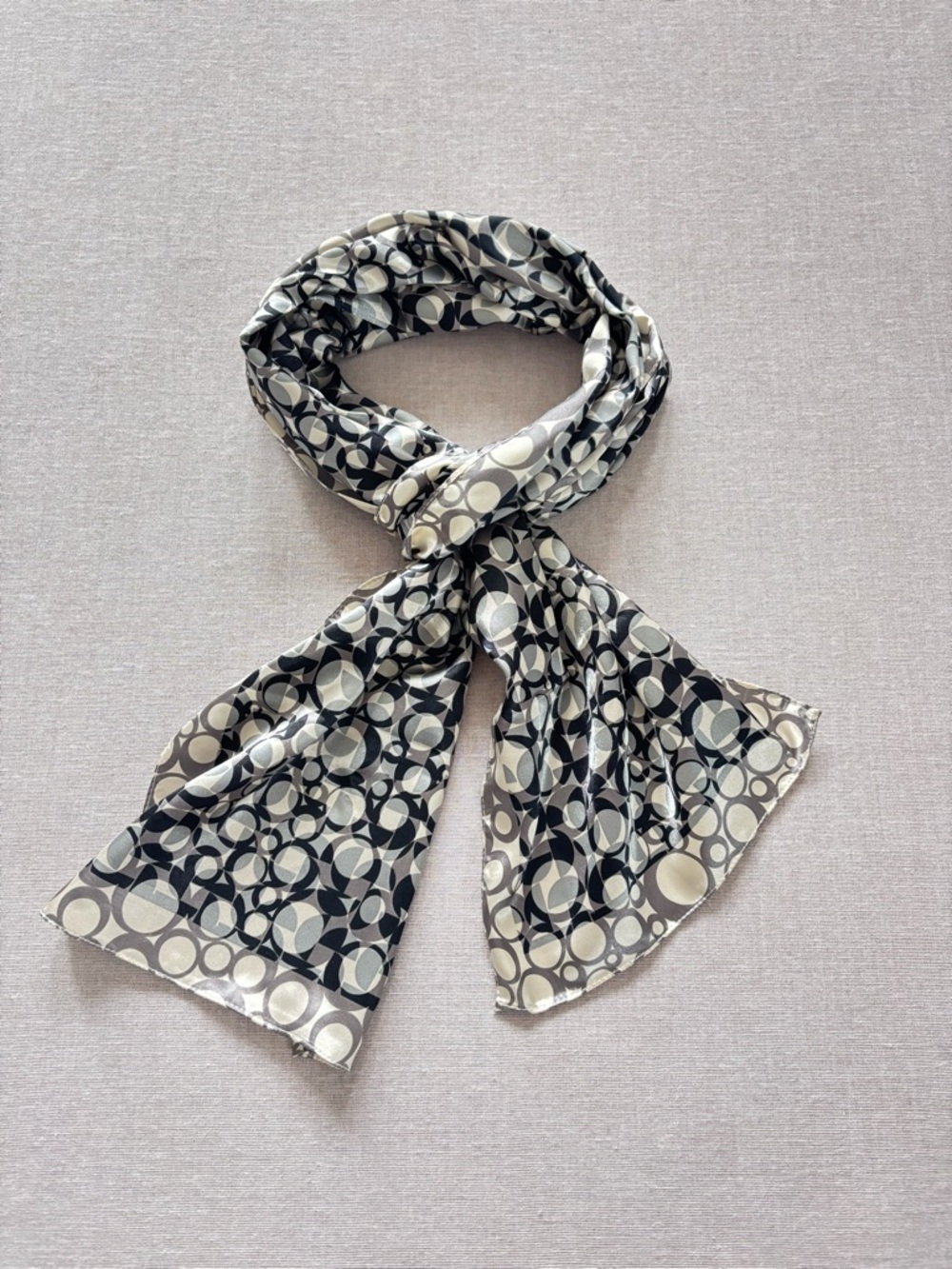 Esprit vintage black & white geometric pattern delicate elegant scarf.